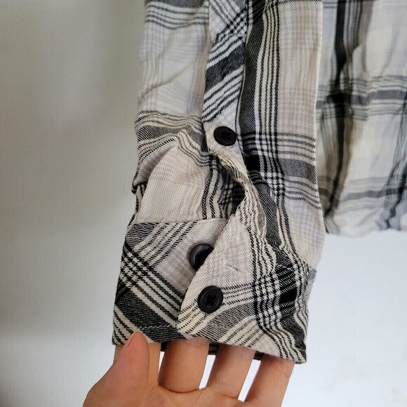 Torrid Relaxed Fit Brushed Rayon Button-Up Plaid Striped Long Sleeve Shirt Sz 00 - Picture 8 of 15